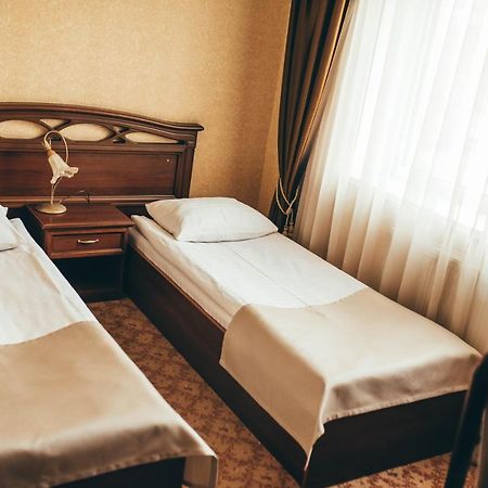 Hotel-Restaurant Lyube Plus Khmelʼnytsʼkyy Kültér fotó