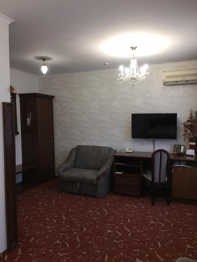Hotel-Restaurant Lyube Plus Khmelʼnytsʼkyy Kültér fotó