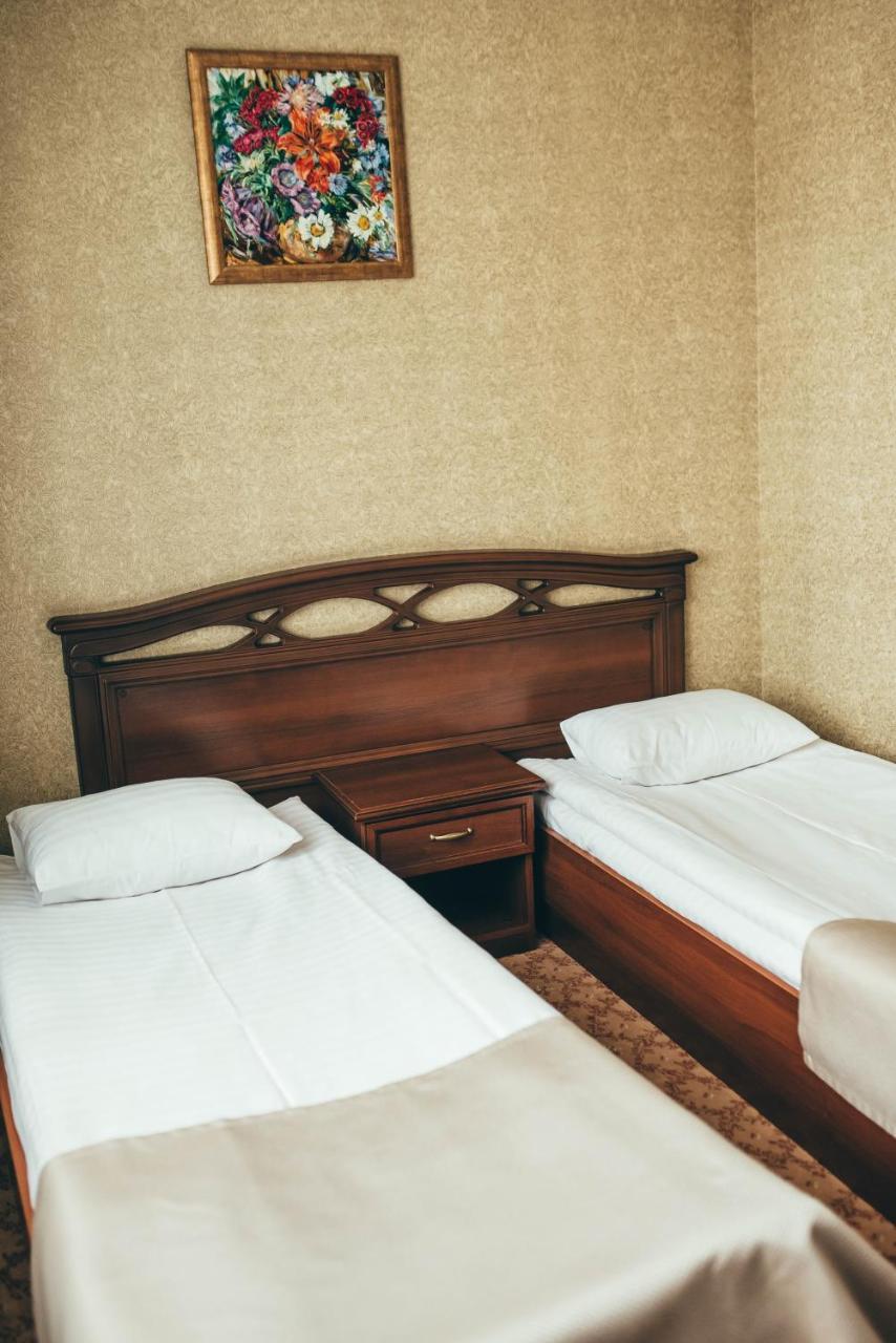 Hotel-Restaurant Lyube Plus Khmelʼnytsʼkyy Kültér fotó