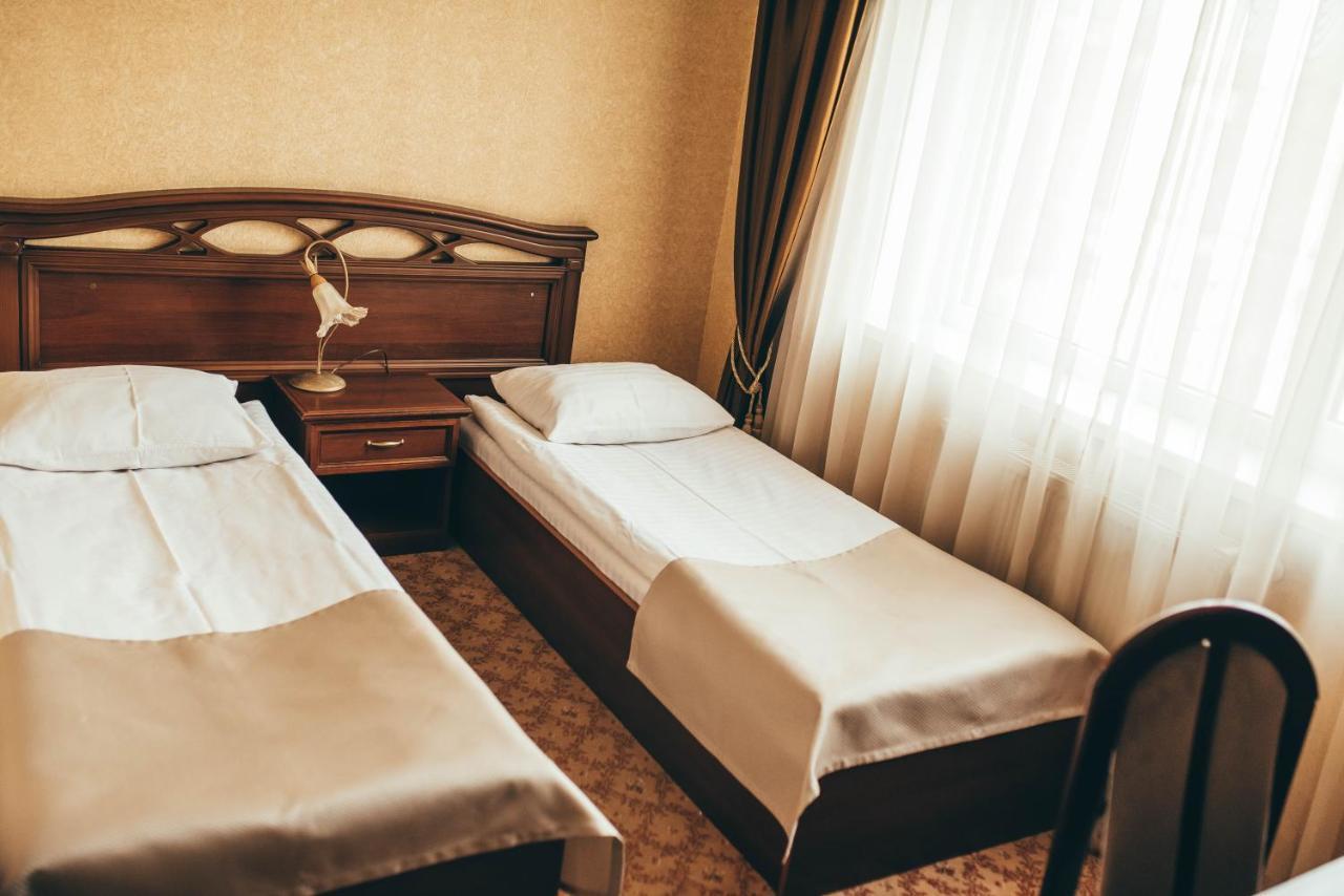 Hotel-Restaurant Lyube Plus Khmelʼnytsʼkyy Kültér fotó